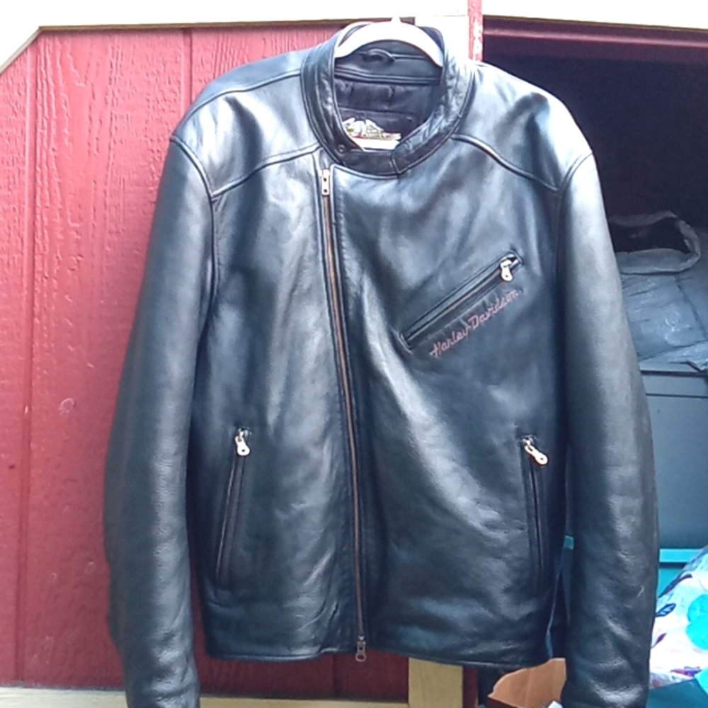 Vintage Harley Davidson leather jacket with liner and skid pads